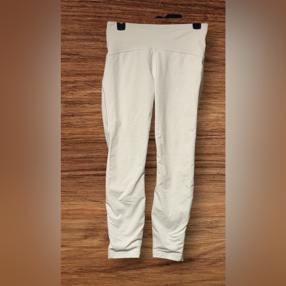 EUC Lululemon Train Times 7/8 Pant *25"
White (First Release) - Picture 5 of 8